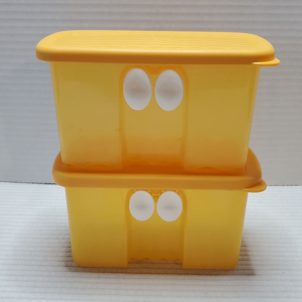 2 Tupperware Fridgesmart Mini Set 16oz Vented Berry Containers Lids Yellow 6x3.5